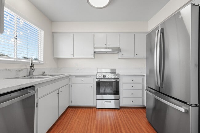 Building Photo - Wonderful Location & Value in Oceana 55+ Community