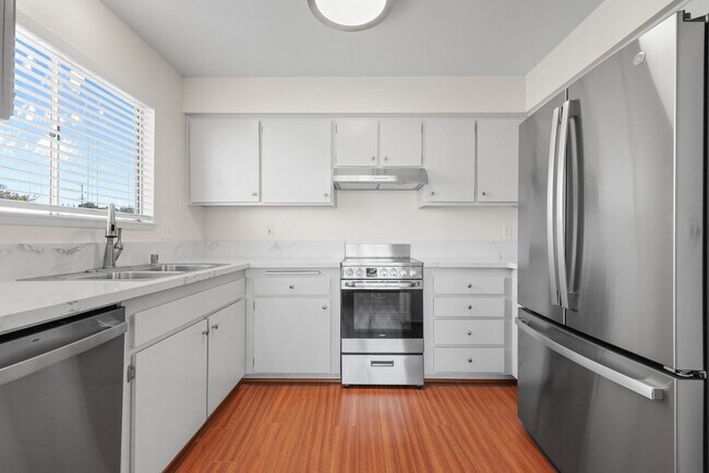 Foto del edificio - Wonderful Location & Value in Oceana 55+ Community