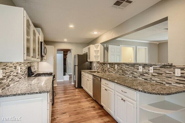 Foto del edificio - 4 br, 2.5 bath House - 4924 Hackney Ln UNIT