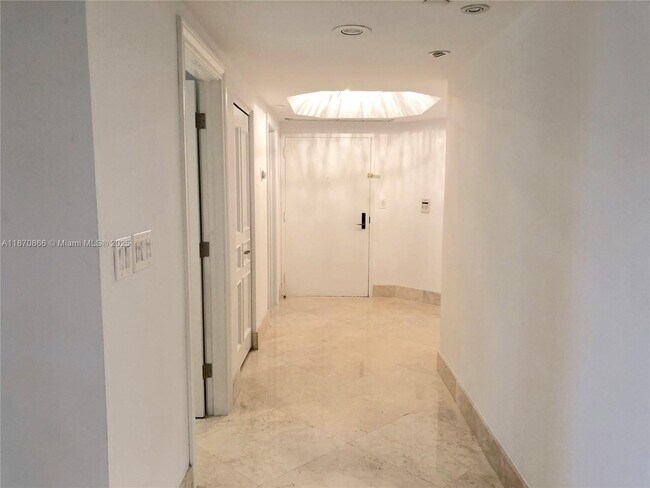 Foto del edificio - 2800 Island Blvd