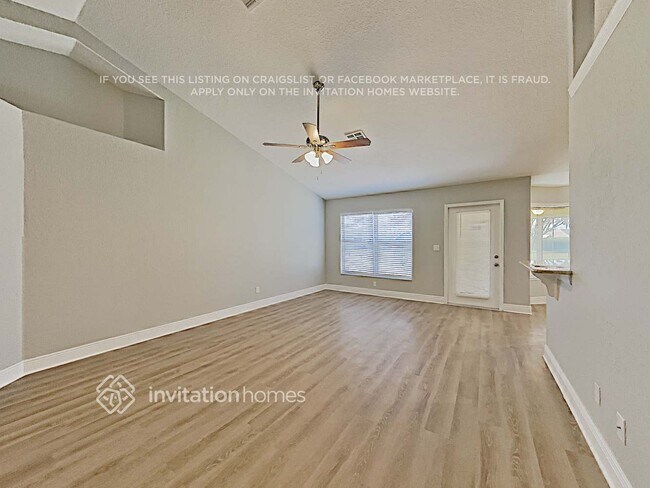 Building Photo - 2303 Sweetwater Blvd