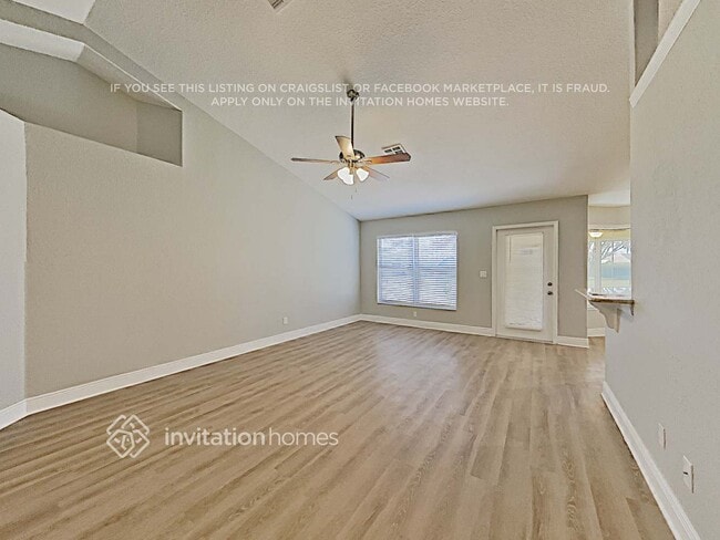 Foto del edificio - 2303 Sweetwater Blvd