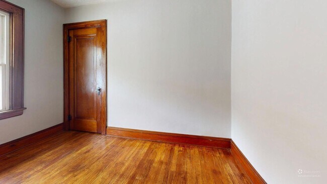 Foto del edificio - 687 Merton Ave