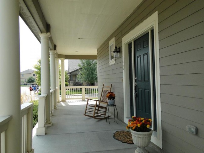 Building Photo - 1403 Armstrong Dr