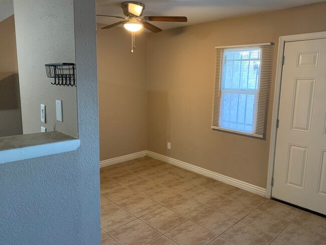 Building Photo - 4645 E Wood St