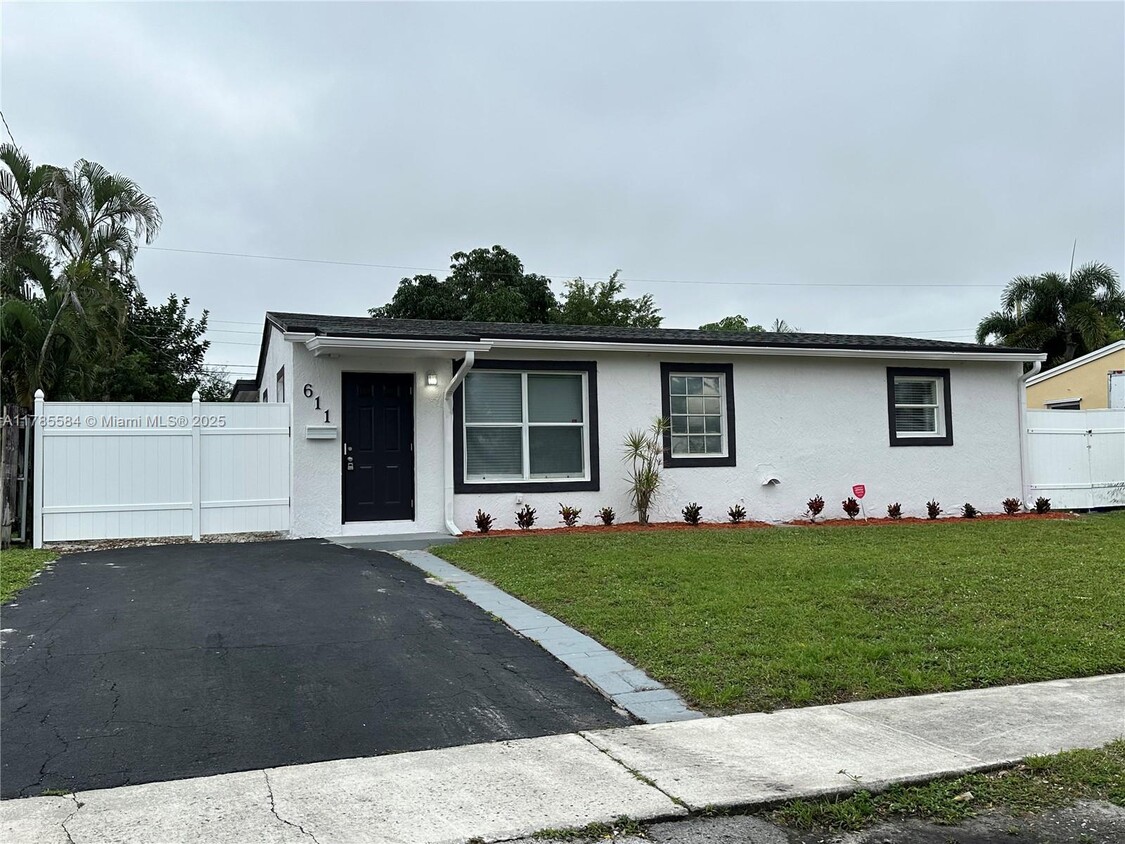 Foto principal - 611 N 69th Way