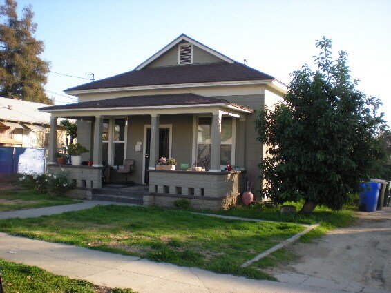 Building Photo - 350 E Center St