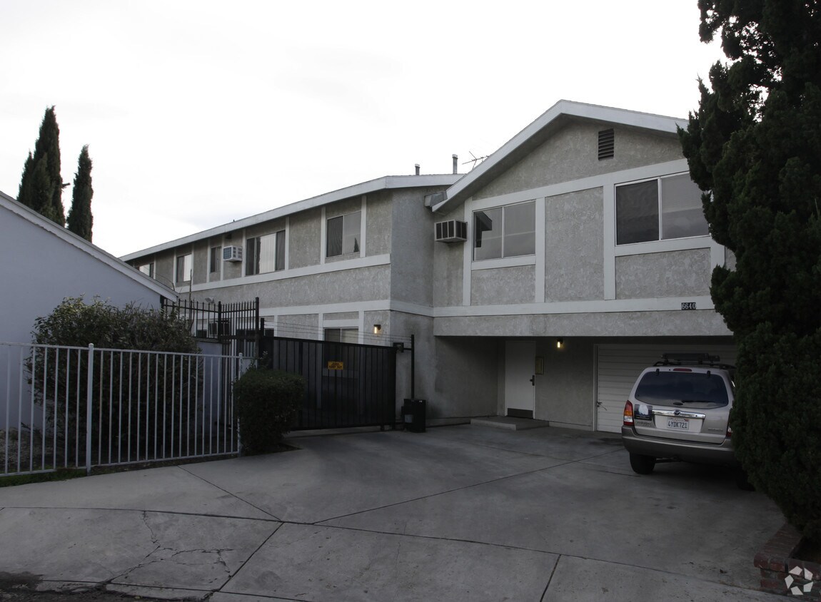 Foto del edificio - 6640 Simpson Ave