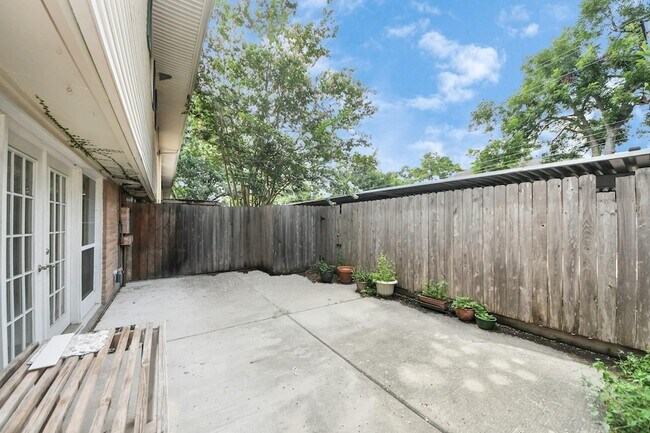 Foto del edificio - 832 Wax Myrtle Ln