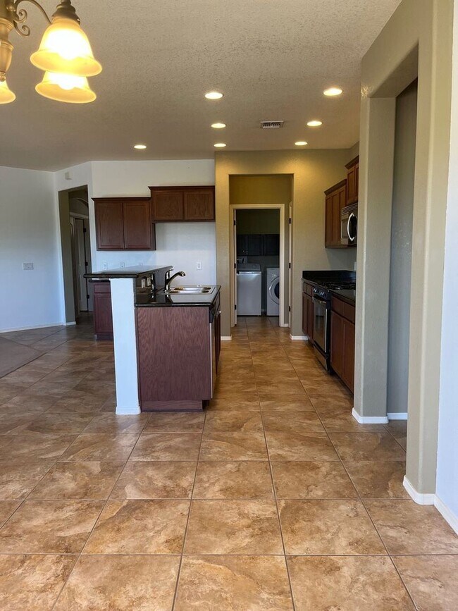Foto del edificio - 1307 Paso Robles Ave