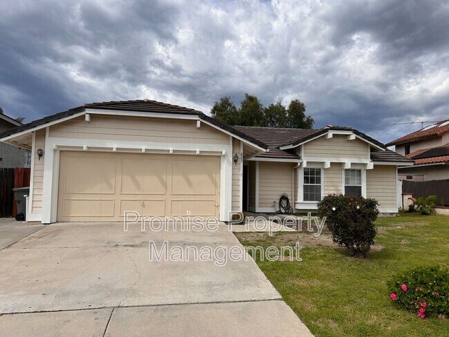 Foto del edificio - 885 Pinewood Dr