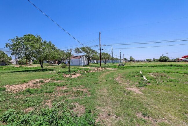 Foto del edificio - 1000 N Lake St