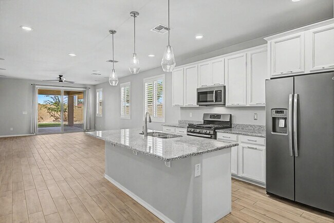 Foto del edificio - 17534 W Hadley St