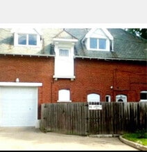 Building Photo - 15 Arnold Pl