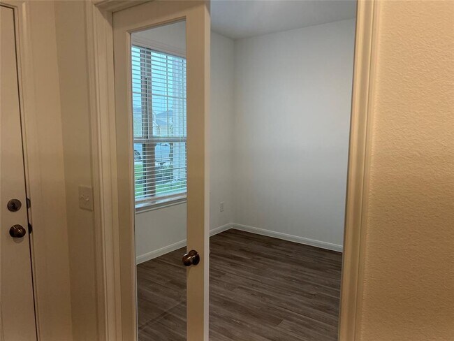 Building Photo - 21110 Turtle Gln Ln