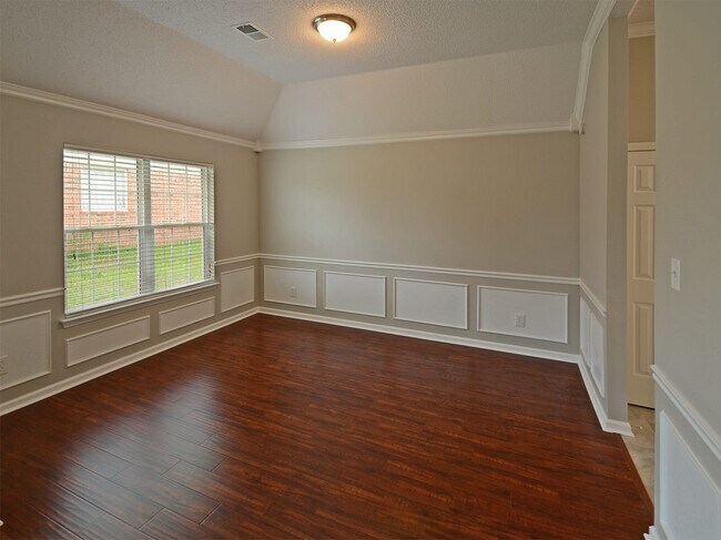 Foto del edificio - 3 Bed, 2 bath with over 2000 sq feet near Riverdale and Stateline Rd