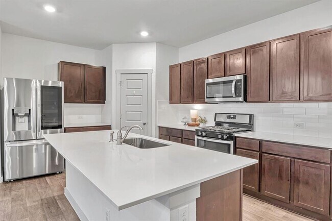 Foto del edificio - 204 Big Sandy Creek Dr