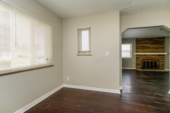 Foto del edificio - 1646 Oakwood Ave