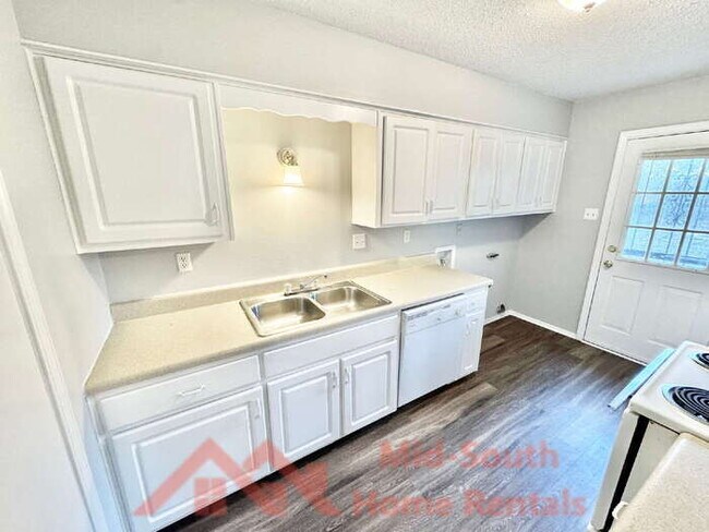 Foto del edificio - 3231 Ridgemont Ave