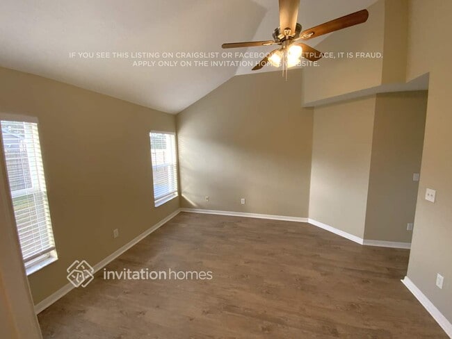 Foto del edificio - 7464 Oxford Garden Cir