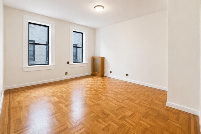 Foto del edificio - 1803 Riverside Dr