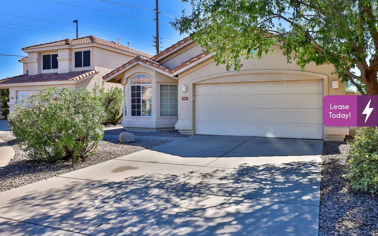 Foto principal - Charming 3-Bedroom Home in Red Mountain Ranch