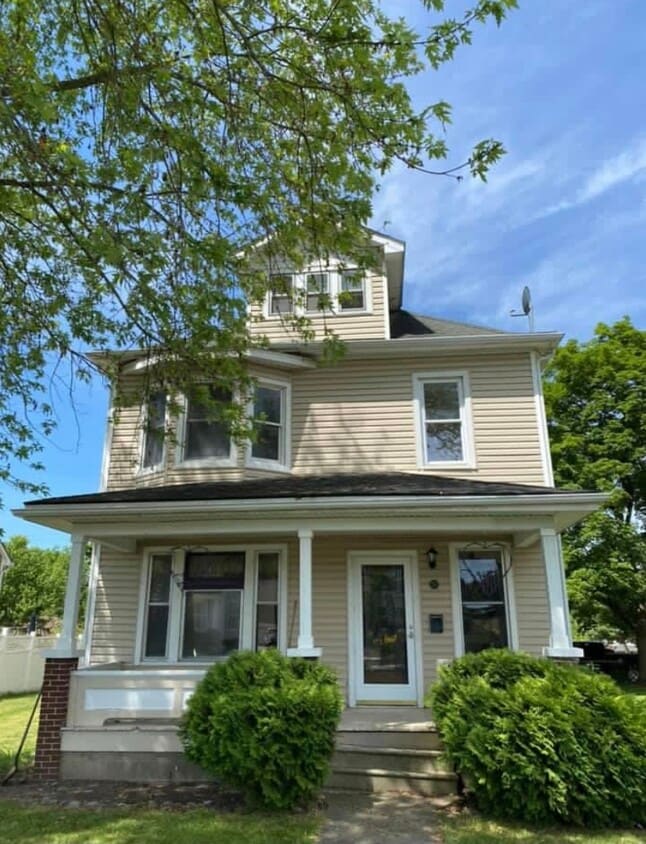 Primary Photo - 735 Union St