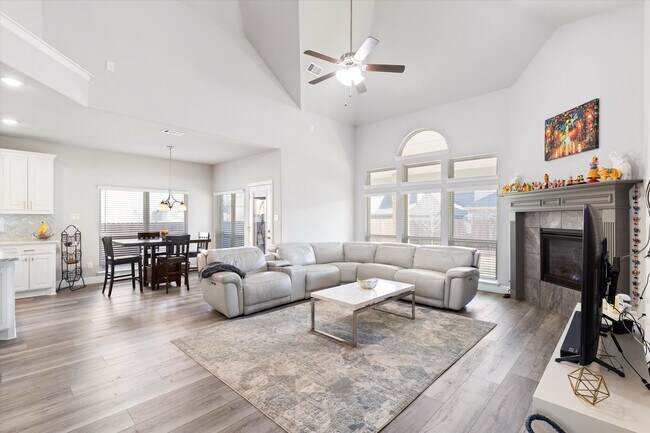 Foto del edificio - 1412 Summer Ln