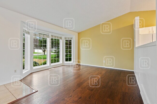 Foto del edificio - 23713 E Maxwell Ave