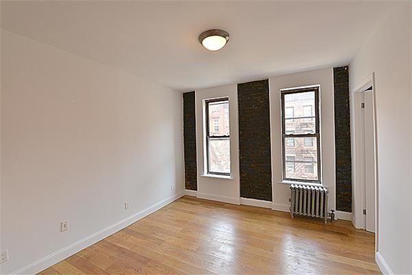 Building Photo - 234 E 4th St