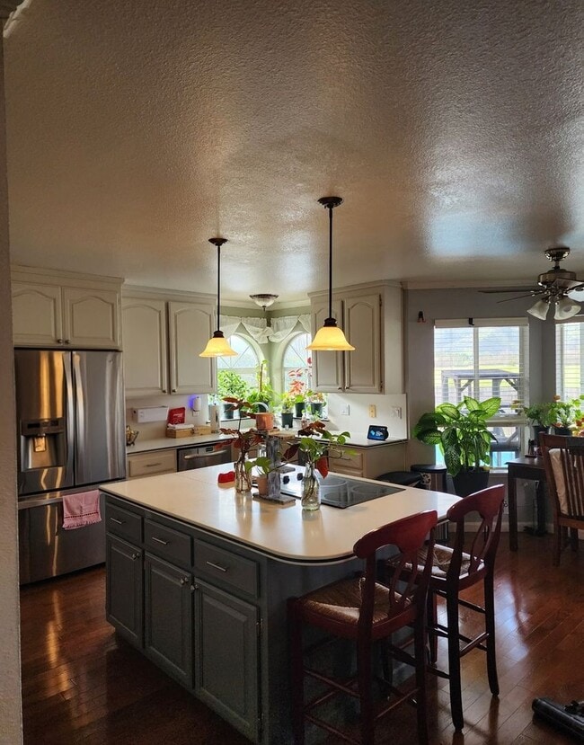 Building Photo - 848 Granada Ln