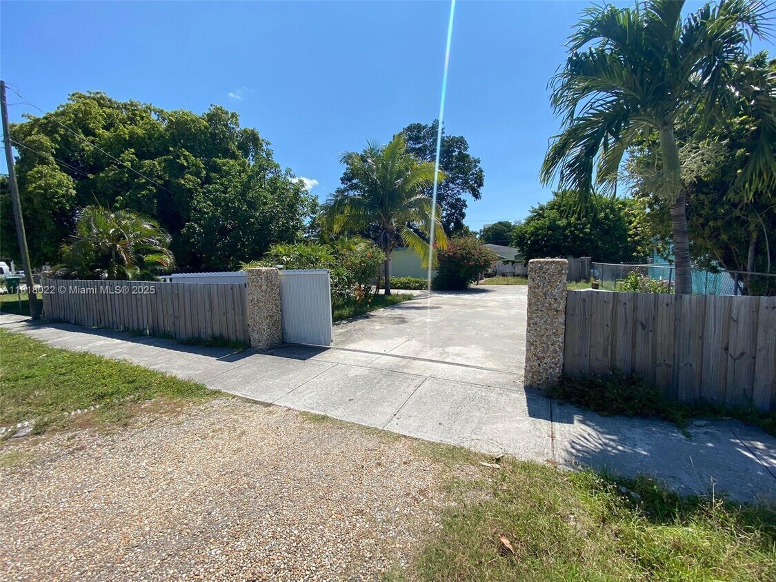 Foto principal - 119 NW 13th Ave