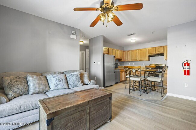 Foto del edificio - 1228 Morning Glory Dr