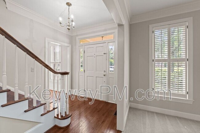 Foto del edificio - 879 Sparkleberry Rd