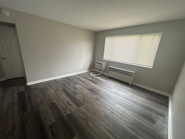 Foto del edificio - 2026 Move-In Special – $500 LEASE SIGNING BONUS!! Top-Floor 2-Bedroom Condo in Southwest DC – Rem...