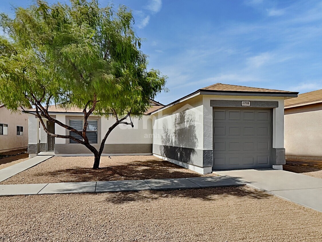 11798 W Columbine Dr  