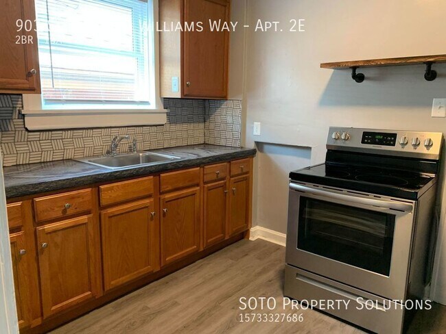 Building Photo - 2BD/1BA 2nd Floor Apartment Just a Step aw...