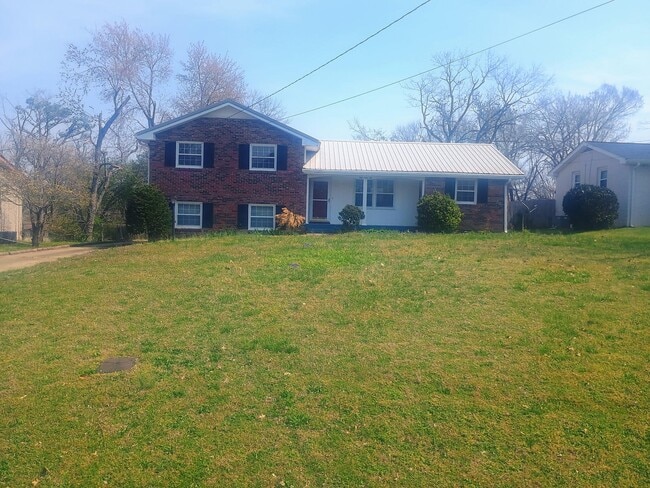 Building Photo - 5910 Kinsdale Dr