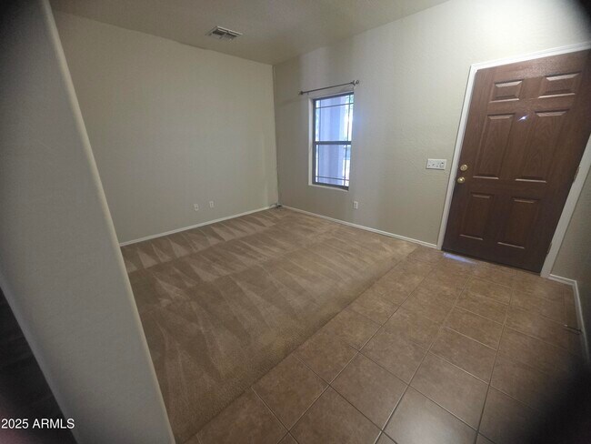 Foto del edificio - 9209 W Lewis Ave