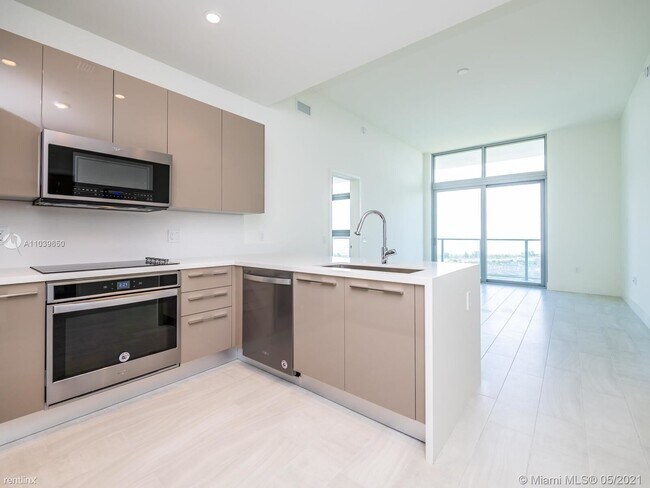Building Photo - 2000 Metropica Way