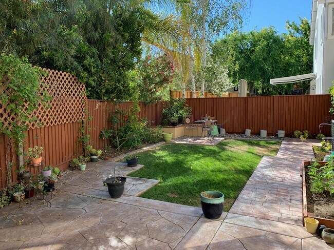 Building Photo - 636 Chelsea Xing