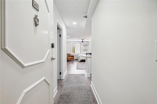 Foto del edificio - 2479 Peachtree Rd NE