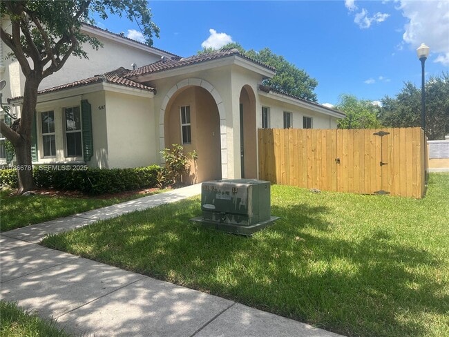 Building Photo - 4287 NE 9th St