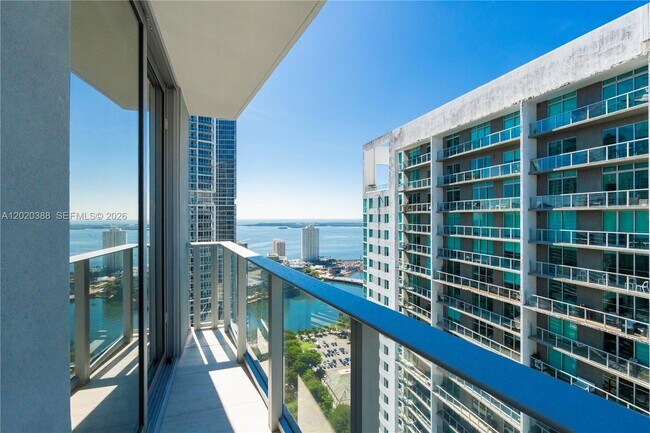Foto del edificio - 77 SE 5th St