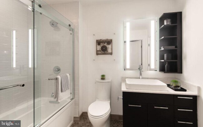 Foto del edificio - 70 N St SE