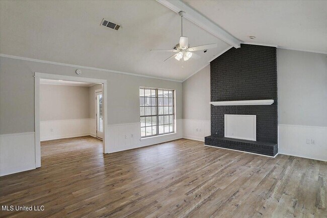 Foto del edificio - 249 Bay Park Dr