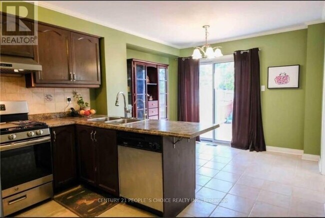 Building Photo - 78 Giraffe Ave