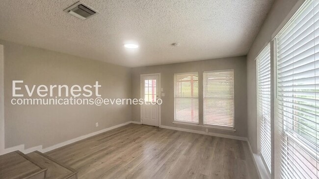 Building Photo - 1224 Plum St