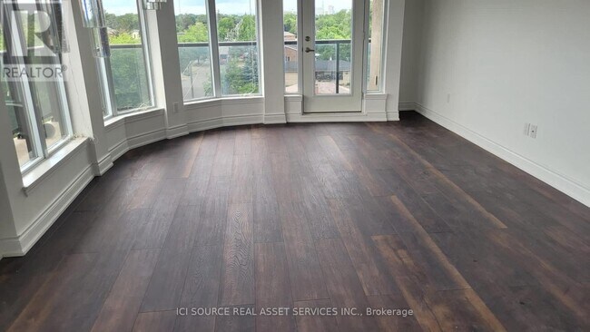 Photo du bâtiment - 760 Sheppard Ave W