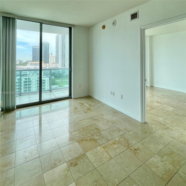 Foto del edificio - 333 NE 24th St